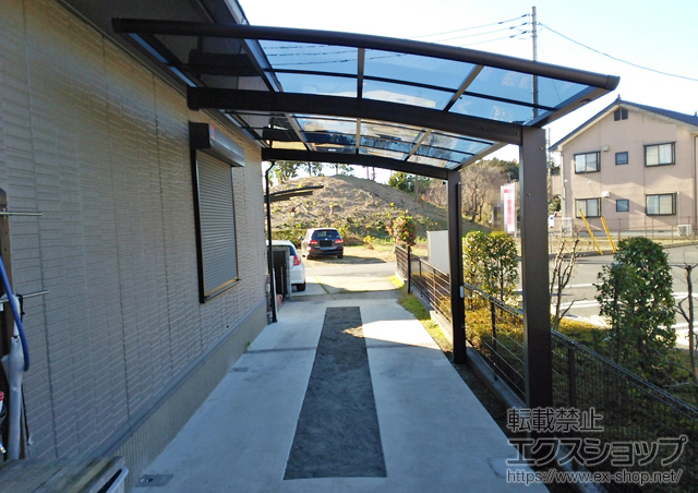 群馬県高崎市ののカーポート プレシオスポート 積雪〜20cm対応＋着脱式サポート　ハイルーフ柱仕様用　2本入り×1セット 施工例