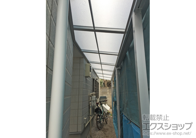 東京都品川区のLIXIL リクシル（トステム）のテラス屋根 ライザーテラスII F型 テラスタイプ 連棟 積雪〜20cm対応 施工例