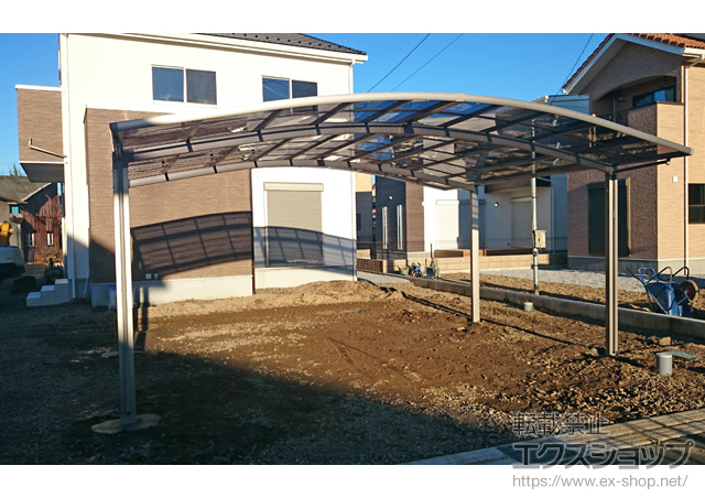 栃木県栃木市のLIXIL リクシル（トステム）のカーポート カーブポートシグマIII ワイド 積雪〜20cm対応 施工例