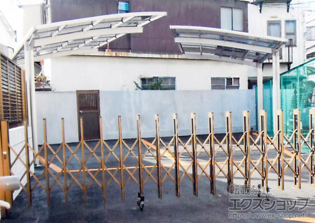 大阪府大阪市のLIXIL リクシル（トステム）のカーポート カーブポートシグマIII 積雪〜20cm対応 施工例