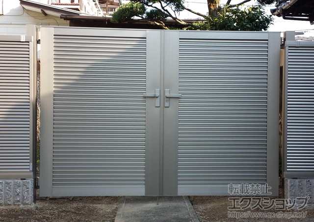 愛媛県松山市のの門扉 ライシス門扉 5型 横目隠し 両開き　柱使用 施工例