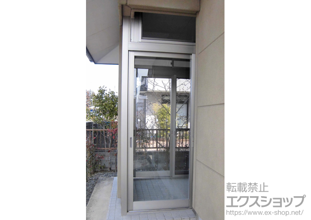 宮城県加美郡加美町のLIXIL リクシル（トステム）の風除室 ツインガードIII I型+L型 引戸 ランマ窓あり ※両側ランマ部引違い 施工例