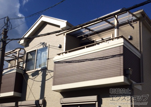 兵庫県西宮市のLIXIL リクシル（トステム）のバルコニー・ベランダ屋根 ライザーテラスII R型 屋根タイプ 単体 積雪〜20cm対応＋ライザーテラスII用吊り下げ物干し 施工例