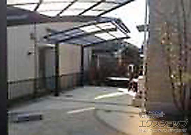 神奈川県横浜市のLIXIL リクシル（トステム）のカーポート カーブポートシグマIII 積雪〜20cm対応＋着脱式サポート（補助柱） ロング柱23用×2 施工例