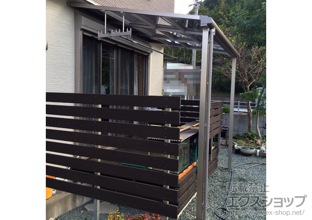 高知県香南市のLIXIL リクシル（トステム）のテラス屋根 ライザーテラスII F型 テラスタイプ 単体 積雪〜20cm対応 施工例