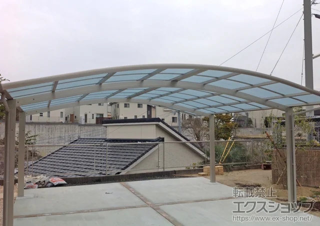 長崎県佐世保市のYKKAPのカーポート レイナツインポートグラン　積雪～20cm対応＋屋根ふき材補強部品（2セット） 施工例