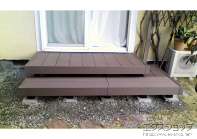 奈良県大和高田市ののウッドデッキ リウッドデッキ 200＋段床セット 正面・片側面タイプ 1段 施工例