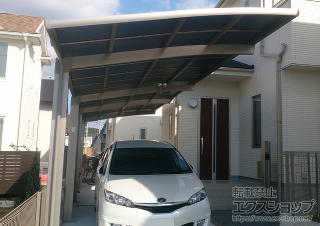 福岡県福津市のLIXIL リクシル（トステム）のカーポート カーブポートシグマIII 縦連棟 積雪〜20cm対応 施工例