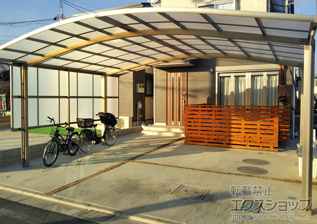 埼玉県富士見市のLIXIL リクシル（トステム）のカーポート カーブポートシグマIII ワイド 積雪〜20cm対応＋サイドパネル 2段 施工例