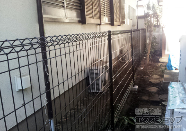 東京都小平市ののフェンス・柵 イーネットフェンス1M型 間仕切柱施工 施工例