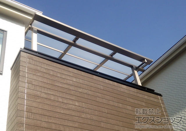 神奈川県横浜市のLIXIL リクシル（トステム）のバルコニー・ベランダ屋根 ライザーテラスII F型 屋根タイプ 単体 積雪〜20cm対応 施工例