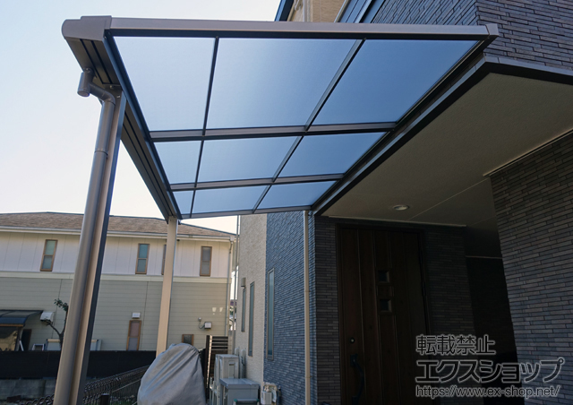 東京都大田区のLIXIL リクシル（トステム）のテラス屋根 ライザーテラスII F型 テラスタイプ 単体 積雪〜20cm対応 施工例