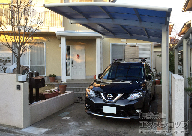 東京都あきる野市ののカーポート レイナポートグラン　積雪〜20cm対応＋着脱式サポート　ハイルーフ柱仕様用　2本入り×1セット 施工例