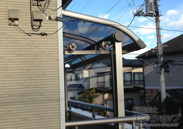 埼玉県鶴ヶ島市ののバルコニー・ベランダ屋根 プレシオステラス R型 屋根タイプ 単体 積雪〜20cm対応 施工例