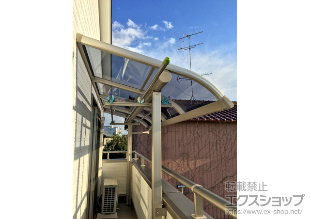 千葉県成田市ののバルコニー・ベランダ屋根 プレシオステラス R型 屋根タイプ 単体 積雪〜20cm対応 施工例