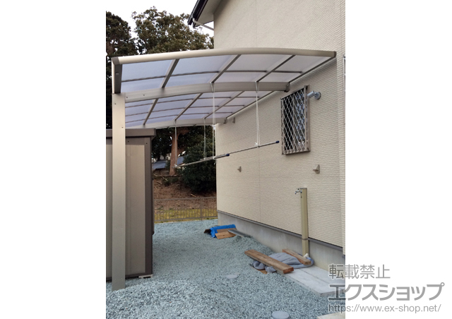 静岡県掛川市ののカーポート レイナポートグラン　積雪〜20cm対応＋着脱式サポート ハイロング用 2本入り×1セット＋母屋補強材 施工例