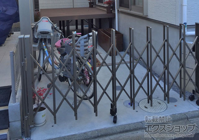 埼玉県八潮市ののカーゲート トリップゲート RA型 ノンレール 片開き 27S 施工例