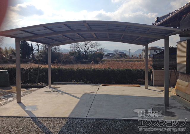 香川県仲多度郡まんのう町のLIXIL リクシル（トステム）のカーポート カーブポートシグマIII ワイド 積雪〜20cm対応 施工例