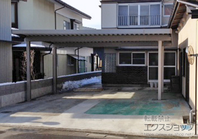 長野県岡谷市のLIXIL リクシル（トステム）のカーポート テリオスポートIII 3000 2台用 間口延長 角柱4本仕様 積雪〜100cm対応 施工例
