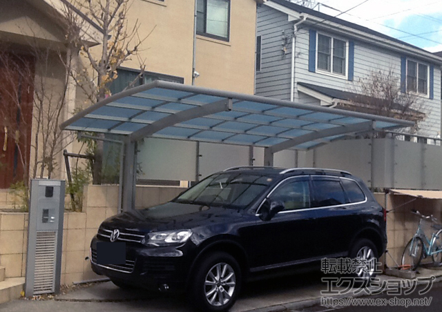 神奈川県横浜市ののカーポート レイナポートグラン　積雪〜20cm対応＋着脱式サポート 標準・ハイルーフ兼用 2本入り×1セット 施工例