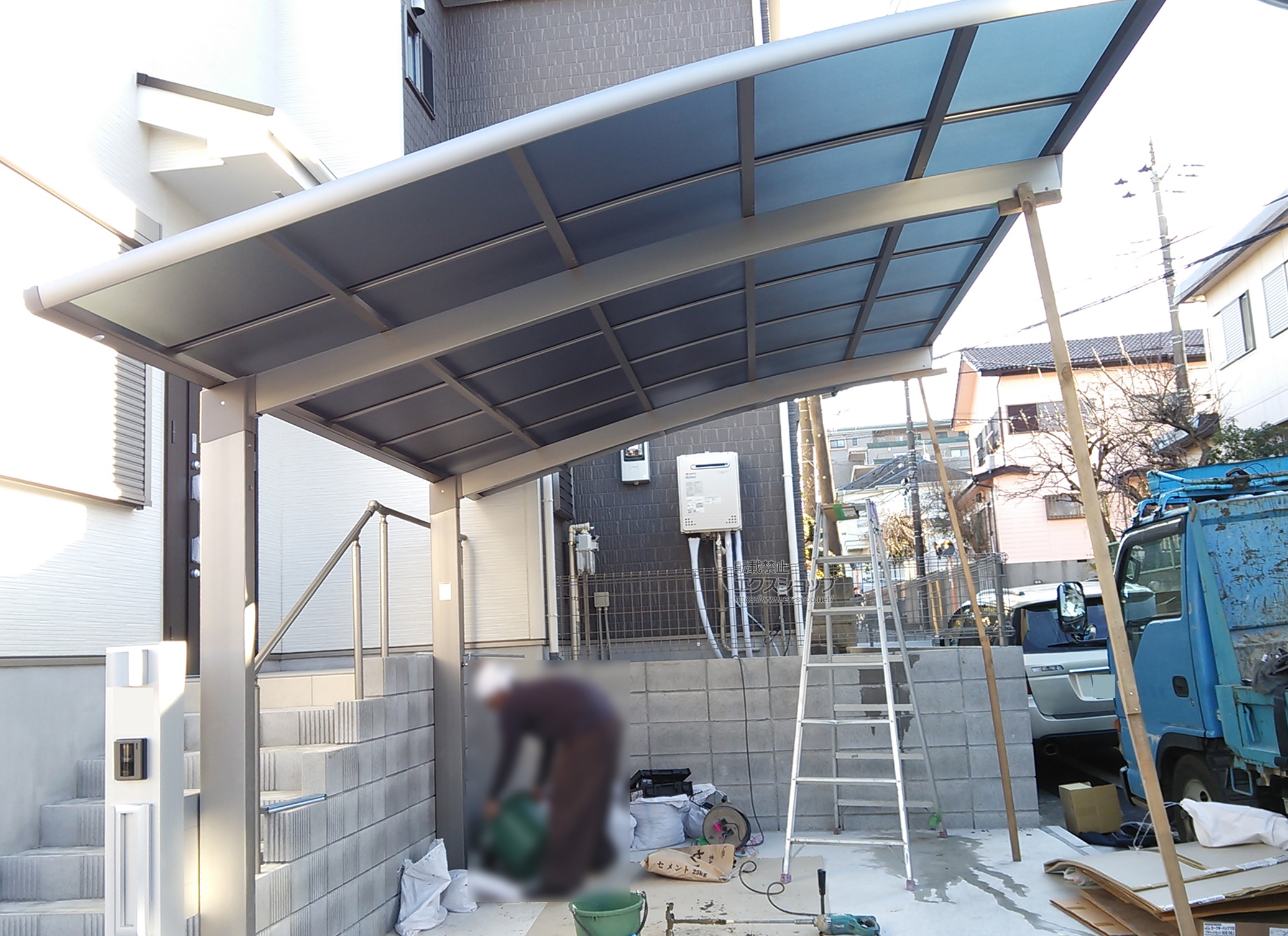 千葉県船橋市のLIXIL リクシル（トステム）のカーポート カーブポートシグマIII 積雪〜20cm対応 施工例