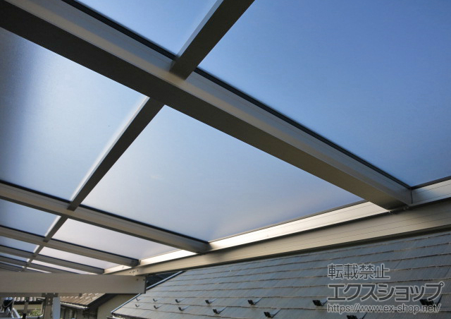 東京都世田谷区ののバルコニー・ベランダ屋根 ヴェクターテラス F型 ルーフタイプ 連棟 積雪〜20cm対応 施工例