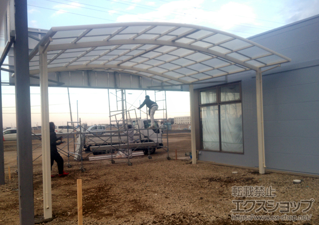 埼玉県川越市のLIXIL リクシル（トステム）のカーポート カーブポートシグマIII ワイド 積雪〜20cm対応 施工例