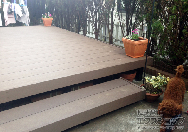 和歌山県橋本市ののウッドデッキ リウッドデッキ 200＋段床セット 片側面タイプ 2段 施工例