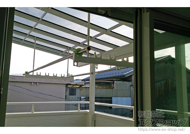奈良県奈良市のLIXIL リクシル（トステム）のバルコニー・ベランダ屋根 パワーアルファ F型 屋根タイプ 単体 積雪〜30cm対応 施工例
