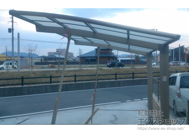 福岡県福津市のLIXIL リクシル（トステム）のカーポート カーブポートシグマIII 積雪〜20cm対応 施工例