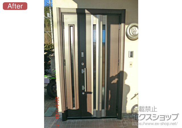 群馬県沼田市のLIXIL リクシル（トステム）の玄関ドア リシェント D2型 親子仕様 施工例