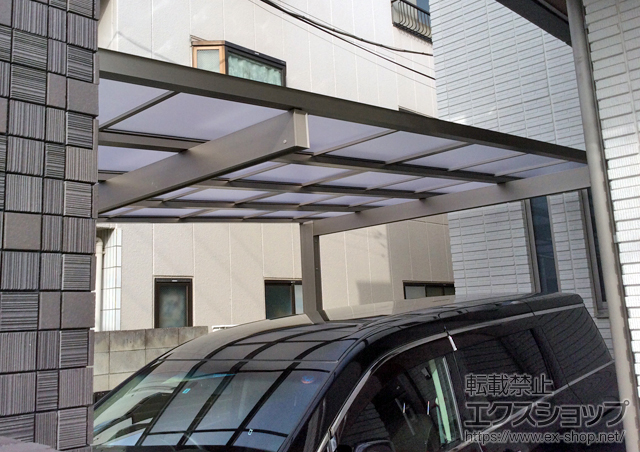 埼玉県戸田市のLIXIL リクシル(新日軽)のカーポート EDGE エッジ 積雪〜20cｍ対応 施工例