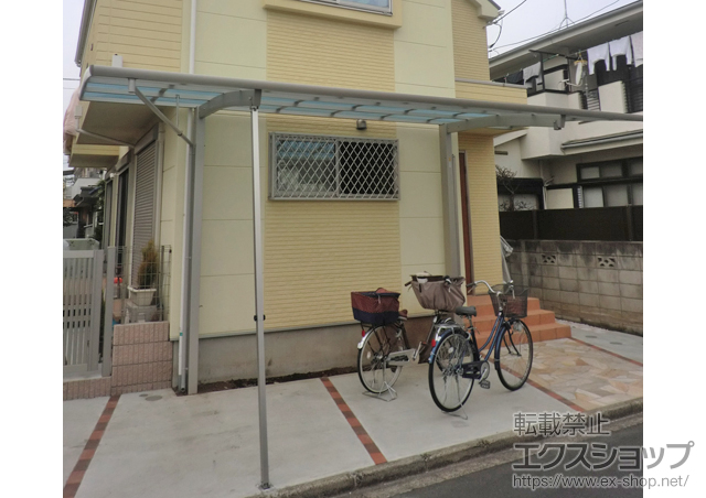 東京都小平市ののカーポート レイナポートREグラン 前下がり 積雪〜20cm対応
＋着脱式ｻﾎﾟｰﾄ　標準・ﾊｲﾙｰﾌ兼用　2本入り 施工例