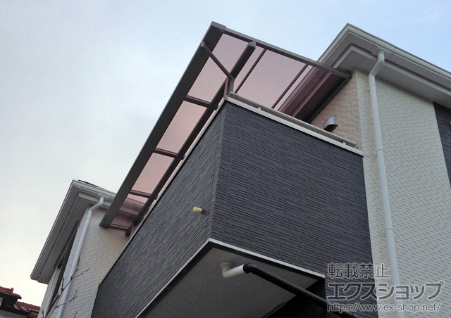 神奈川県横浜市のLIXIL リクシル（トステム）のバルコニー・ベランダ屋根 ライザーテラスII F型 屋根タイプ 単体 積雪〜20cm対応 ※入隅納まり 施工例