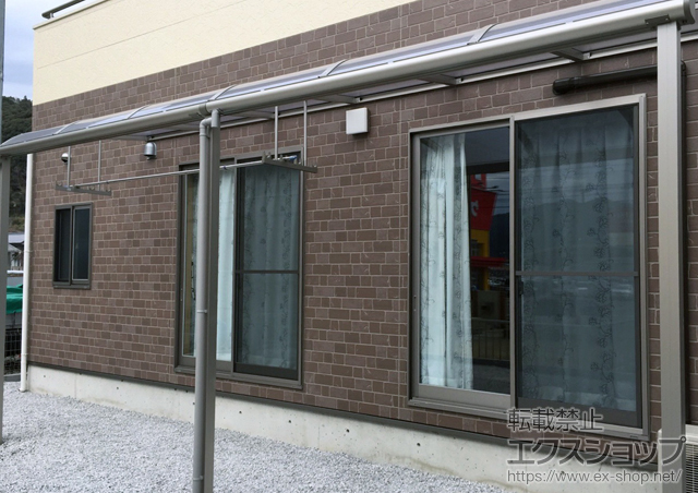 大分県佐伯市ののテラス屋根 プレシオステラス R型 テラスタイプ 連棟　積雪〜20cm対応＋プレシオステラス用 吊り下げ式物干し 施工例
