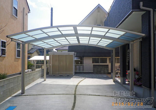 福岡県久留米市ののカーポート レイナツインポートグラン　積雪〜20cm対応＋水平式物干し 標準 2本入り×1セット 施工例