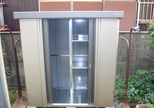滋賀県草津市のの物置・屋外倉庫 エスケーセブン SK7-50 一般型(SK7-50)＋α棚板棚柱セット 施工例