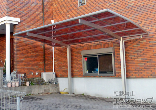 三重県亀山市ののカーポート レイナポートグラン　積雪〜20cm対応＋着脱式サポート 標準・ハイルーフ兼用 2本入り×1 施工例