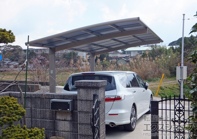山口県下関市のLIXIL リクシル（トステム）のカーポート カーブポートシグマIII 積雪〜20cm対応 施工例