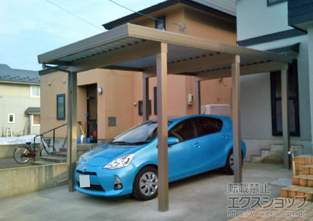 青森県弘前市のLIXIL リクシル（トステム）のカーポート テリオスポートIII 4500 角柱6本仕様 積雪〜150cm対応 施工例