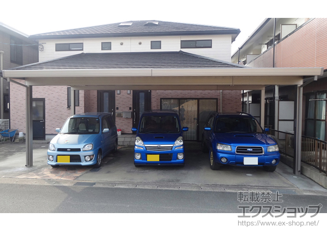 愛知県豊橋市のLIXIL リクシル（トステム）のカーポート テリオスポートIII 1500 3台用 角柱4本仕様 積雪〜50cm対応 施工例