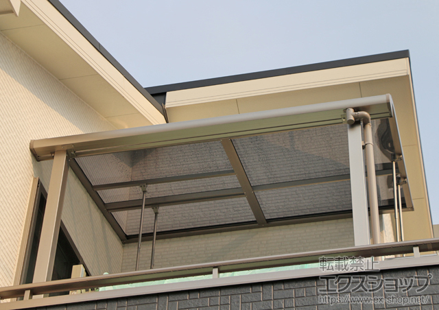 愛知県江南市のLIXIL リクシル（トステム）のバルコニー・ベランダ屋根 ライザーテラスII R型 屋根タイプ 単体 積雪〜20cm対応 施工例