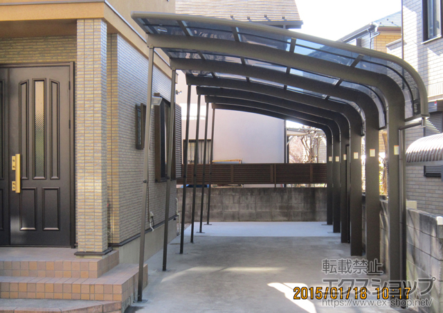 東京都国分寺市のLIXIL リクシル（トステム）のカーポート テールポートシグマIII 1500 縦連棟 積雪〜50cm対応＋着脱式サポート柱×6セット 施工例