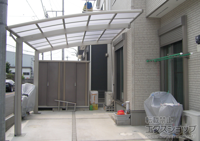 埼玉県富士見市ののカーポート レイナポートグラン　積雪〜20cm対応＋着脱式サポート 標準・ハイルーフ兼用 2本入り×1セット 施工例