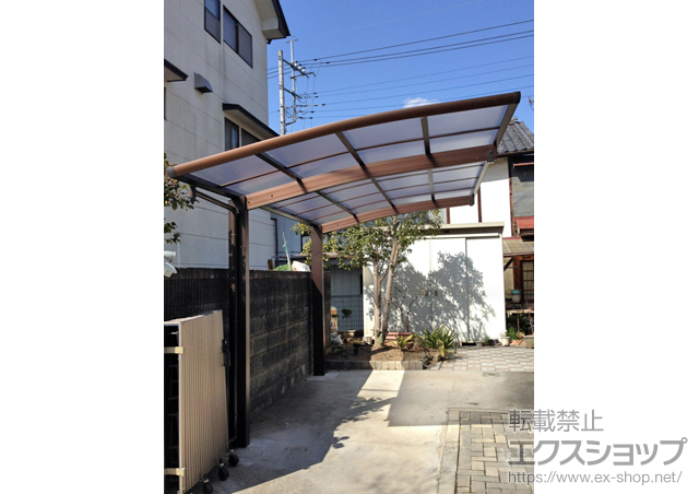 群馬県多野郡吉井町ののカーポート レイナポートグラン　積雪〜20cm対応＋着脱式サポート 標準・ハイルーフ兼用 2本入り×1 施工例