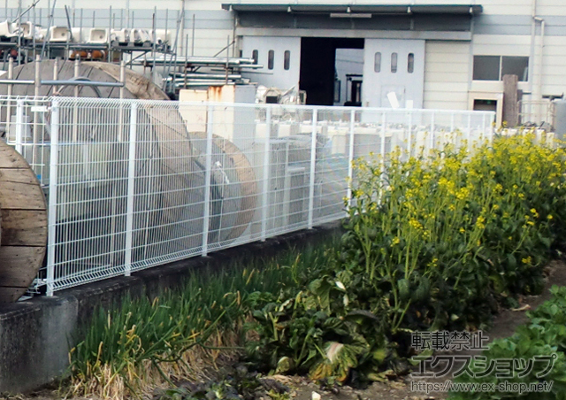 徳島県板野郡板野町ののフェンス・柵 イーネットフェンス1F型 自由柱タイプ 施工例