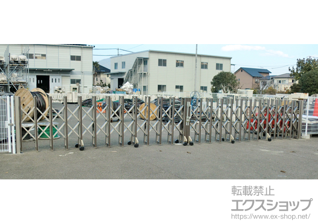 徳島県板野郡板野町ののカーゲート グランシャインCタイプ キャスタータイプ 両開き 800W 施工例