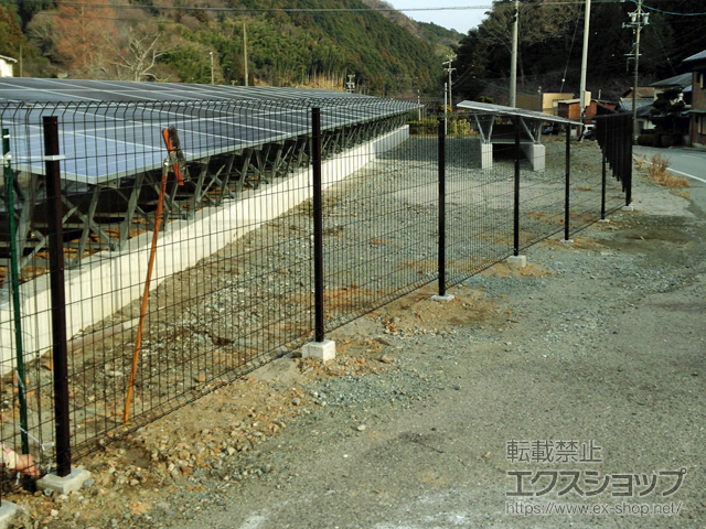 三重県松阪市ののフェンス・柵 イーネットフェンス1F型 自由柱 施工例