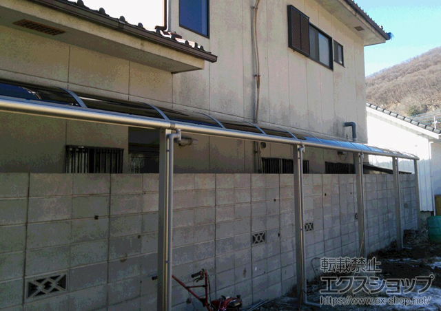 山梨県甲府市ののテラス屋根 ヴェクターテラス R型 テラスタイプ 連棟 積雪〜20cm対応 施工例