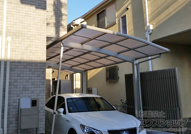 東京都中野区ののカーポート レイナポートグラン　積雪〜20cm対応＋着脱式サポート　標準・ハイルーフ兼用（2本入り） 施工例